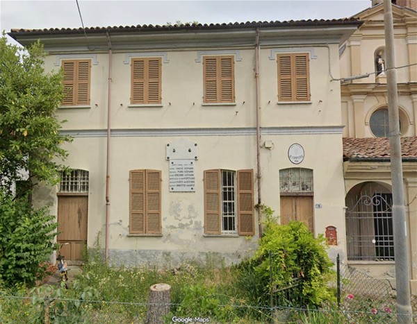Edificio Ex scuola di Caranzano - Frazione Caranzano - strada Caranzano n° 70